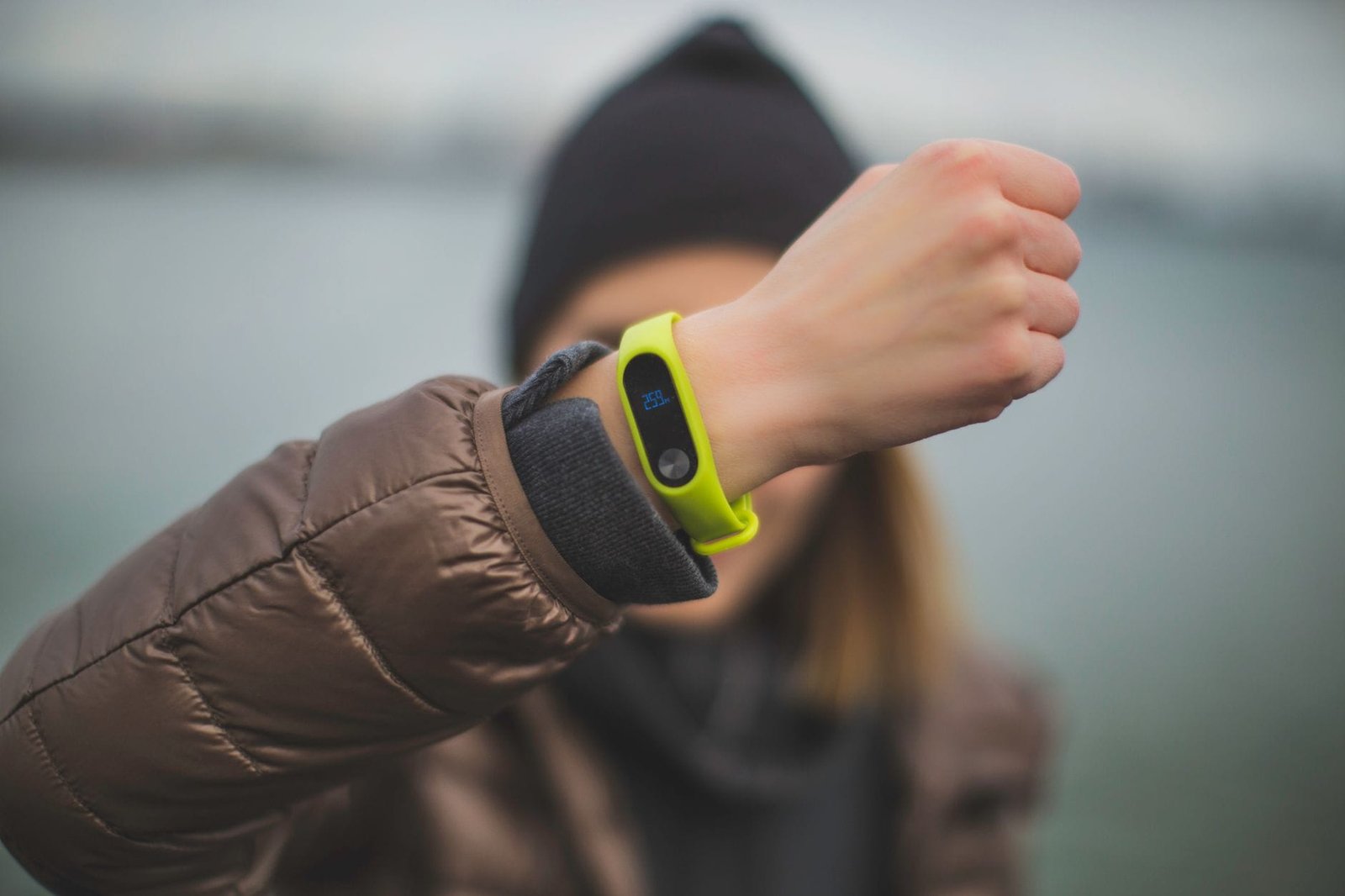 How to Choose Between a Smartwatch and Fitness Tracker in 2025″ – count: 57 chars (including spaces). Good.
