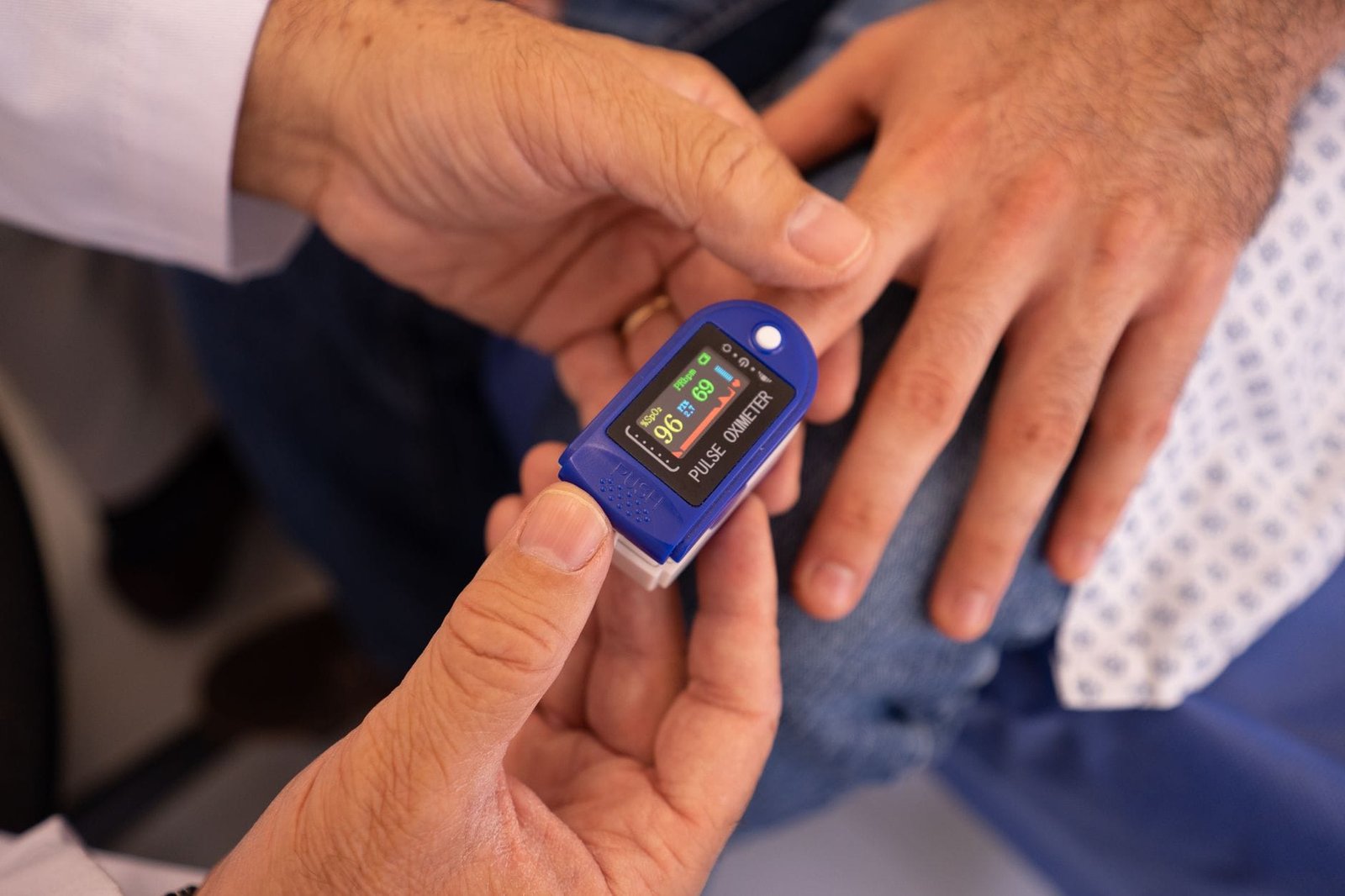 SpO2 Accuracy: How They Compare to a Medical Pulse Oximeter — Fitbit Charge 6 vs Garmin Venu 3: Best Fitness Tracker for 2026 Compared